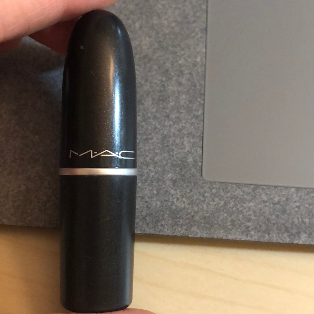 MAC cream lipstick SUNNY SEOUL